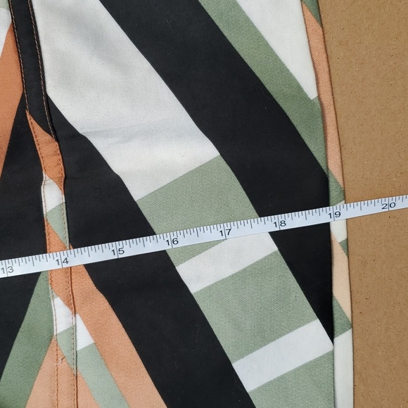 Jessica Simpson Halter dress, size 6 - Picture 6 of 8